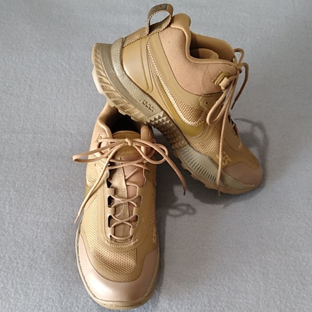 Nike SFB Carbon men's elite outdoor shoes, size 10 1/2